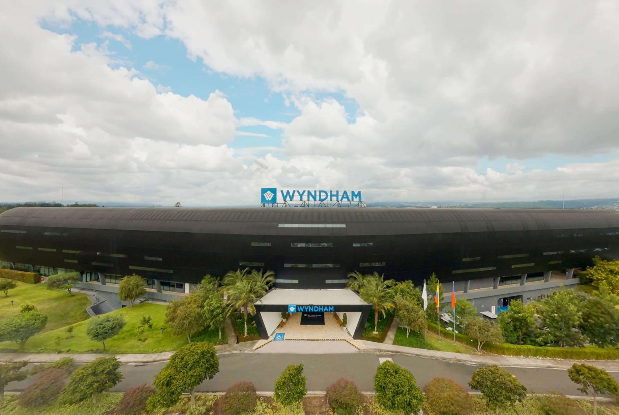 Wyndham Quito Airport Hotel Puembo Luaran gambar Wynnum campus